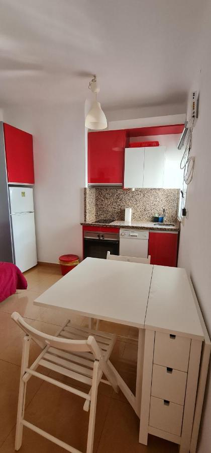 Triana Y Apartment *